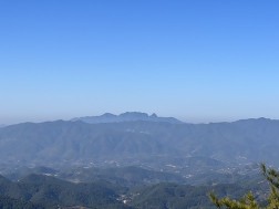 今天爬山去了，风景不错