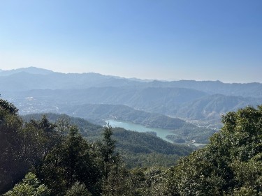 今天爬山去了，风景不错