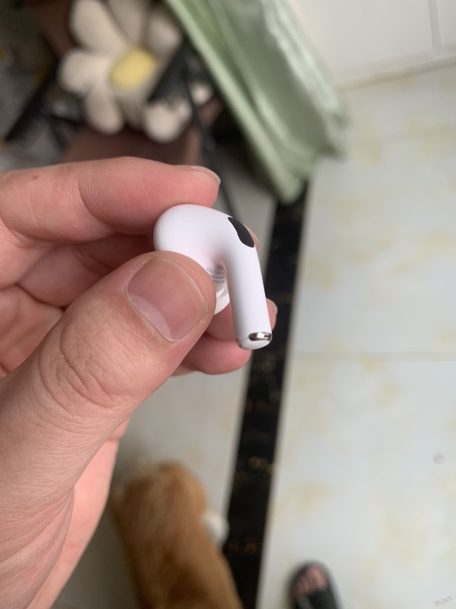 兄弟们，帮忙鉴定下这个airpods pro真假