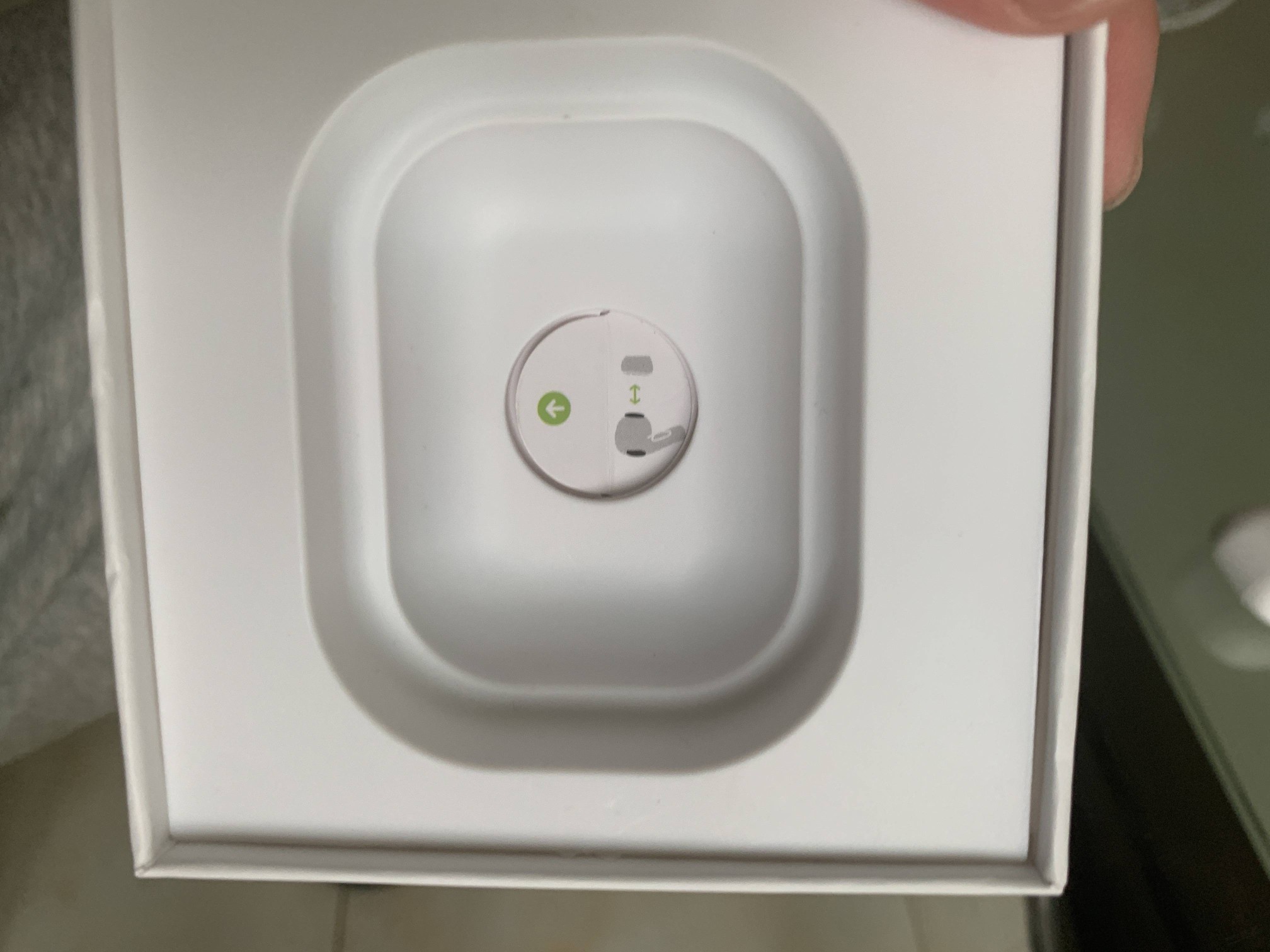 兄弟们，帮忙鉴定下这个airpods pro真假