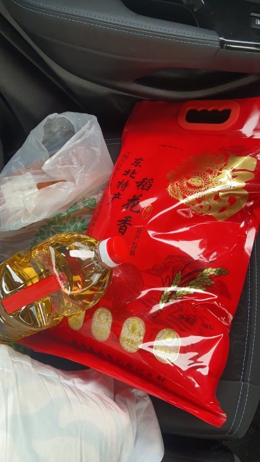 长安试驾100e卡那个，礼品已拿